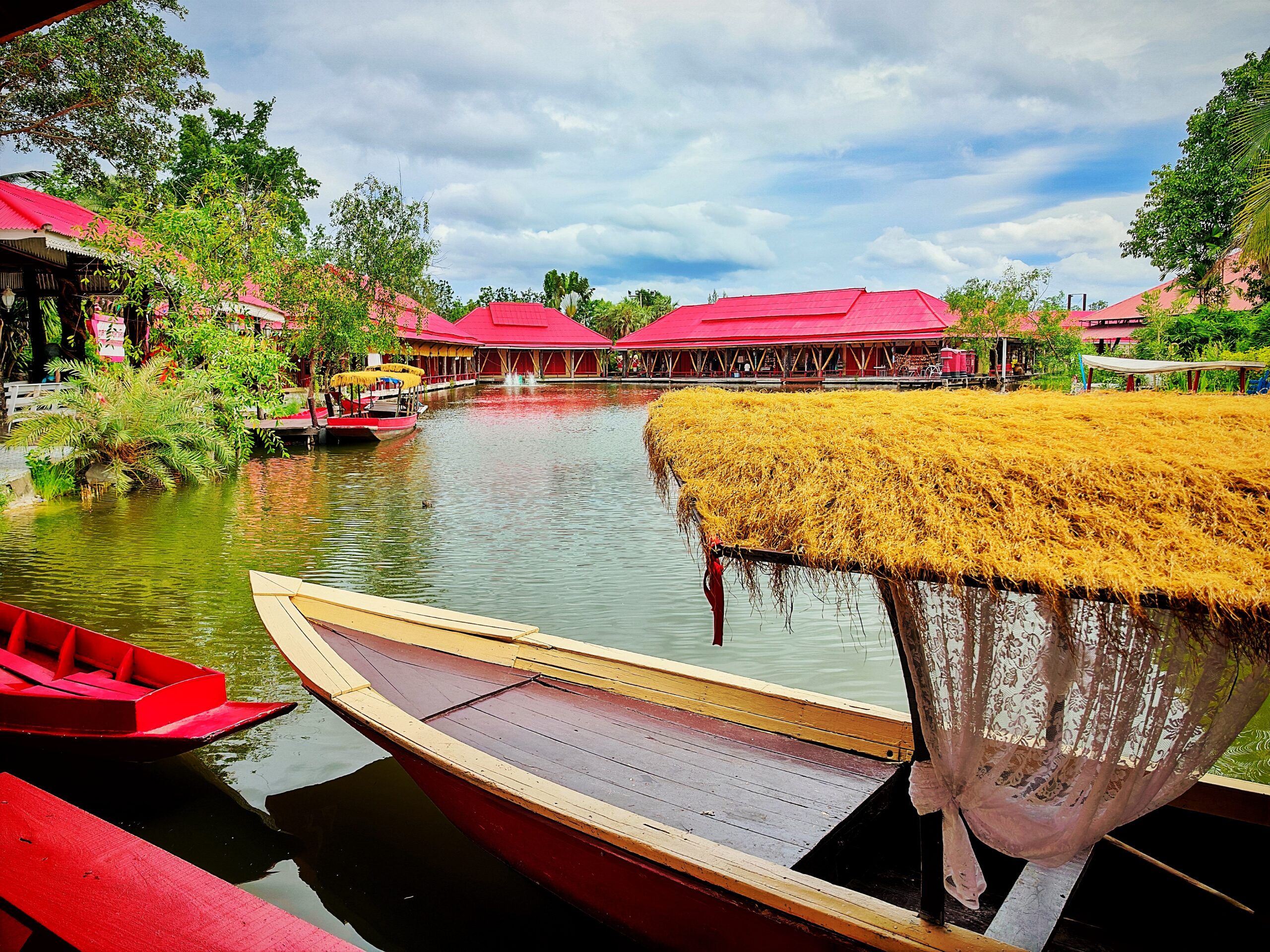 ตลาดน้ำหัวหินสามพันนาม