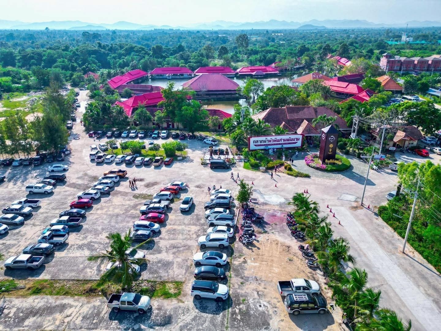 ที่จอดรถ ตลาดน้ำหัวหินสามพันนาม