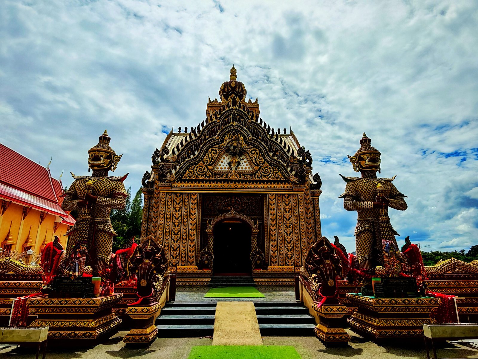 Khao Kalok Temple